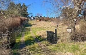 Property grounds - Lovely home in Kalundborg with house sea view (Kalundborg)