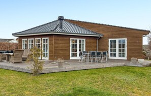 Outdoor dining - Amazing home in Rude with sauna (Rude)