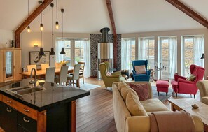 TV, fireplace, ping pong - Amazing home in Rude with sauna (Rude)