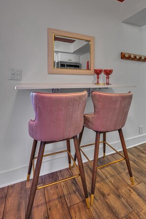 Interior - Shania Twain Inspired Chic Suite 2BR Near Downtown and Broadway (Nashville)