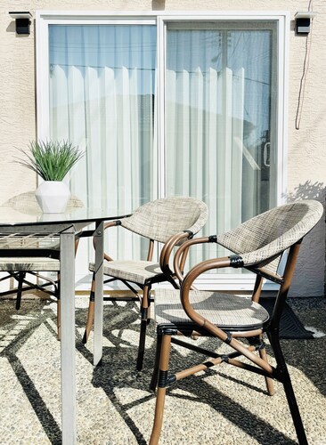 Cartier Belle Vie | Chic Garden 1BR Near YVR & DT