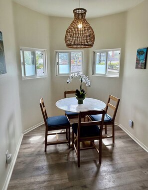 Dining - Montecito Brickstone Cottage (Montecito)