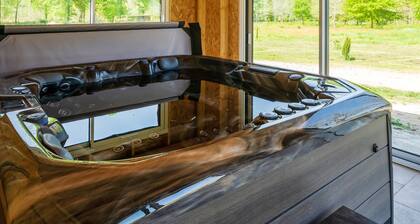 "Chambre de Laluby" Room with Jacuzzi and Air Conditioning