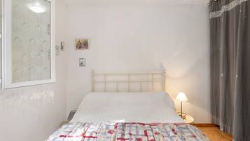 2 chambres, fer et planche Ă repasser, Wi-Fi, draps fournis
