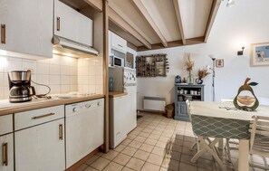 Fridge, microwave, stovetop, dishwasher - Charmante maison proche plage (Saint-Georges-de-Didon)