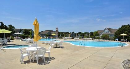 Close to beach, pet-friendly 4BR condo in beautiful Bethany Bay resort community