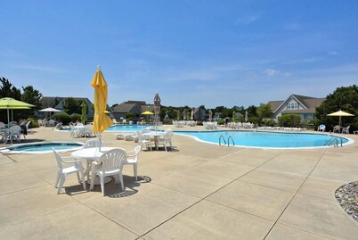 Close to beach, pet-friendly 4BR condo in beautiful Bethany Bay resort community