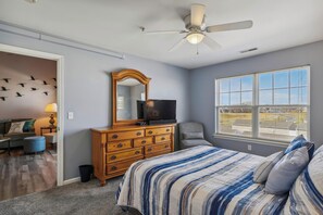 4 bedrooms, iron/ironing board, travel crib, WiFi - Close to beach, family & pet-friendly 4BR condo in beautiful Bethany Bay resort (Ocean View)
