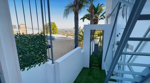 Interior - Hollywood Hills "SkySuite Studio" - Sunset Strip- Best Location! (Los Angeles)