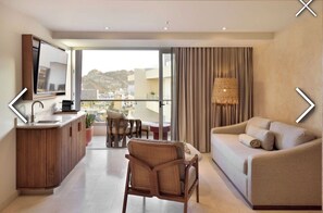 Living area - Three Bedroom Sunset Suite Cabo San Lucas (Cabo San Lucas)
