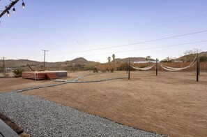 Property grounds - Desert Rose Retreat (Joshua Tree)
