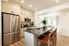 Coffee/tea maker, fridge, microwave, oven - Adventure Ready | Ski Shuttle to lifts | Ski + Bike Storage (Heber City)