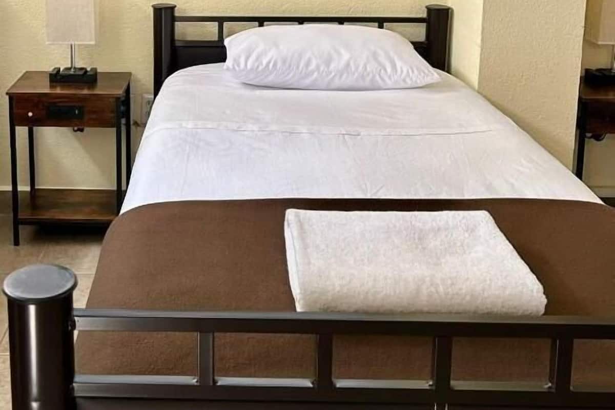 Shared Dormitory, Multiple Beds