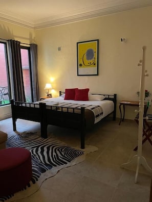 Superior Double Room, Balcony, Courtyard View | Wi-fi percuma 