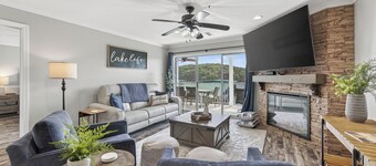 Freshly Remodeled Lakefront 3BR @ Parkview Bay, WiFi, 3 Pools, 30-40' Boat Slips