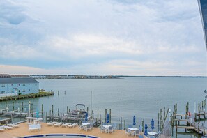 Outdoor dining - 2 Bedroom Bayfront Condo With Pool! (Ocean City)