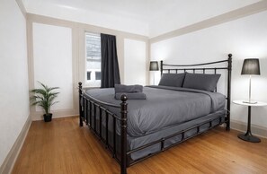 4 bedrooms, desk, iron/ironing board, WiFi