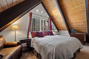 3 bedrooms, iron/ironing board, WiFi, bed sheets - Charming Tahoe Cabin (Incline Village)