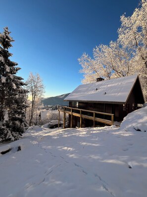 Exterior - Mountain View Cabin in Tranquil Seven Devils with Cozy Charm (Seven Devils)