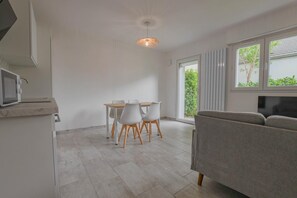 Interior - Le Pied à terre - SAINTE SAVINE (SAINTE SAVINE)