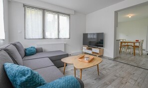 TV - Le Rez de Jardin - SAINTE SAVINE (SAINTE SAVINE)