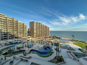 Pool - The Iconic Beachfront 3BR Condo (Puerto Peñasco)