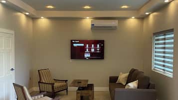 Luxury Apartment, City View | Interior