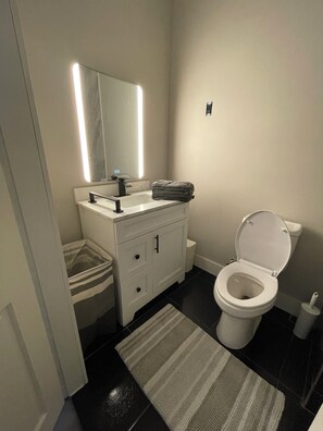 Luxe appartement, uitzicht op de stad | Badkamer