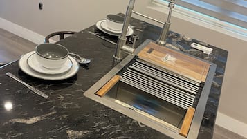 Luxury Apartment, City View | Interior