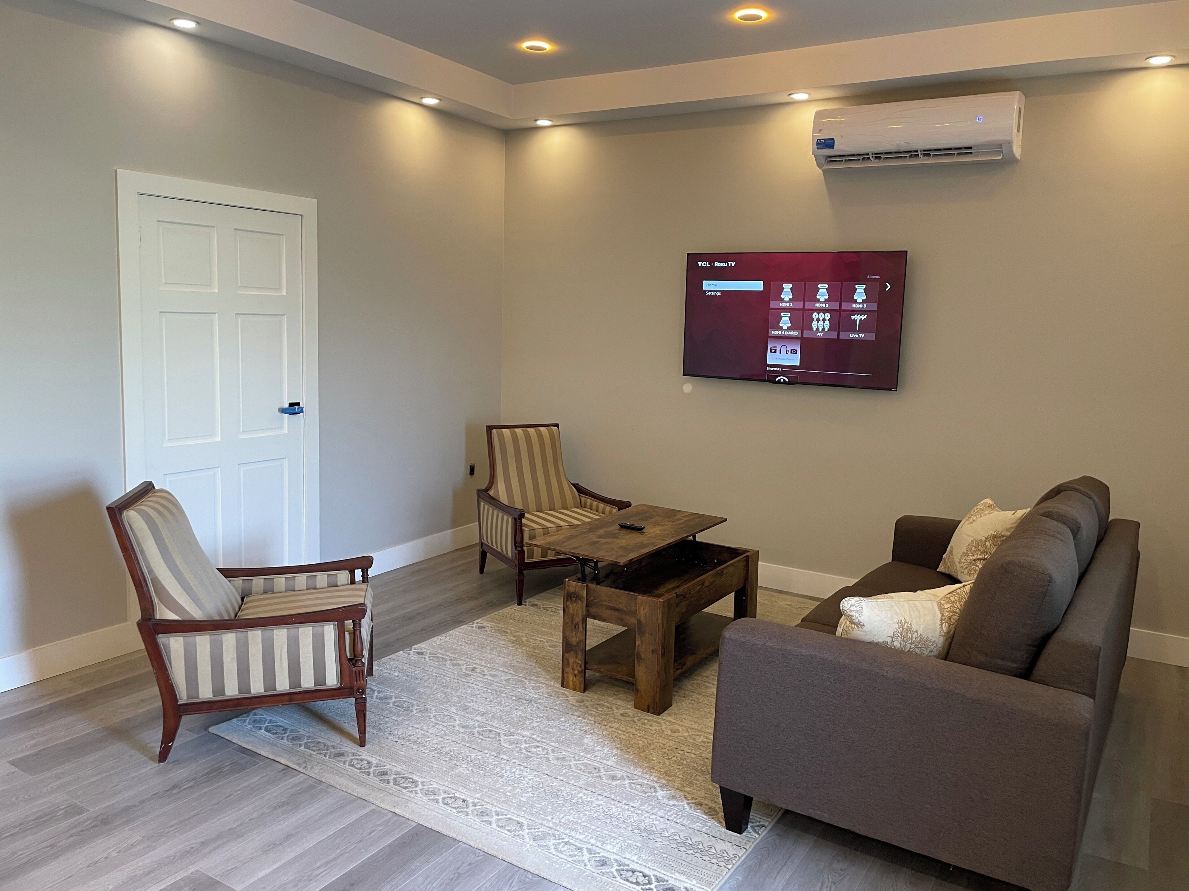 شقة فاخرة - منظر للمدينة | منطقة المعيشة