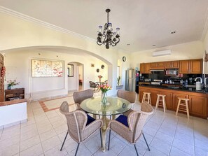 Dining - Tranquil Family Escape with Large Patio (Puerto Peñasco)