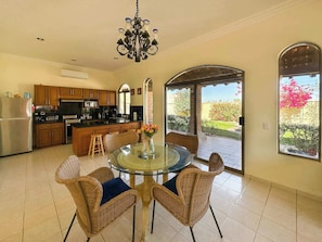 Fridge, microwave, stovetop, coffee/tea maker - Tranquil Family Escape with Large Patio (Puerto Peñasco)
