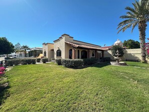 Exterior - Tranquil Family Escape with Large Patio (Puerto Peñasco)