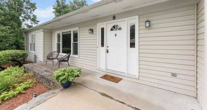 Private 3-bedroom in Billerica, cool AC - Shared Backyard - Basement Occupied