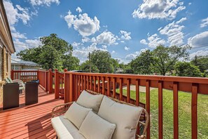 Terrace/patio - Chic Retreat in Historic Oak Cliff - Bishop Arts (Dallas)