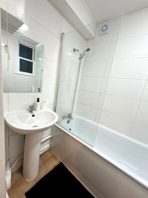 Bidet, Seife, Toilettenpapier