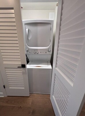 Interior - Newly Constructed 3BR 2BA Condo w/ Gourmet Kitchen - Steps to Beach (Ocean City)