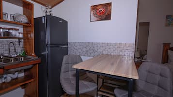 Classic Studio, Patio, Mountain View | Interior