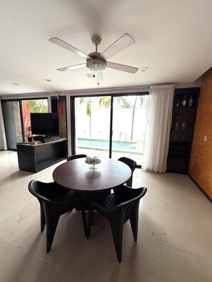 Dining - Large luxury house with 6 bedrooms pool and jacuzzi (Cancún)