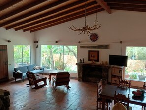 Interior - Campestre Oviedo complete house with pool in the Guadalupe Valley wine route. (Ensenada)