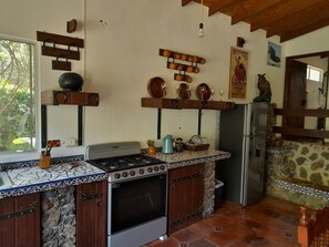 Private kitchen - Campestre Oviedo complete house with pool in the Guadalupe Valley wine route. (Ensenada)