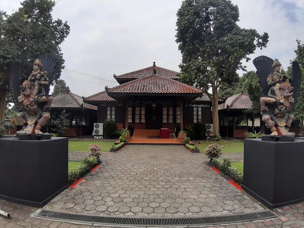 Exterior - Owabong Cottage (Purbalingga)