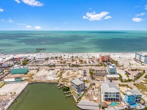 Beach nearby - Luxury Lagoon Views, Pool & Steps to Beach Escape Near Times Square - Casa Lagoon 4 - Roelens (Fort Myers Beach)