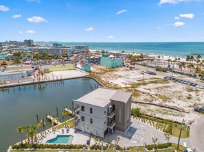 Exterior - Stylish Waterfront Escape with Pool, Steps to Beach & Sunset Views - Casa Lagoon 3 - Roelens (Fort Myers Beach)