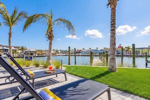Property grounds - Dual Villas, Lagoon Views, Pools & Beach Steps for Group Fun - Casa Lagoon - Roelens (Fort Myers Beach)