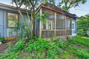 Exterior detail - 2 Mi to Lake, RV+ Boat parking, Screened in porch! (Flower Mound)