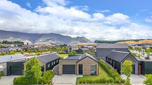 Exterior - Te Maramatanga Retreat Wanaka (Wānaka)