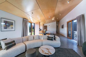 TV - Te Marie Passive House Wanaka (Wānaka)