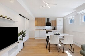 Dining - Basement Apartment with Shared Garden and Wi-Fi (Bad Dürrheim)