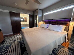 5 bedrooms, iron/ironing board, WiFi, bed sheets